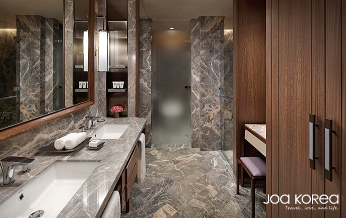 Signiel Seoul-Grand Deluxe Room